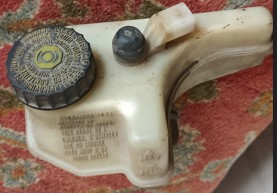 Volkswagen Golf бачок тормозной жидкости